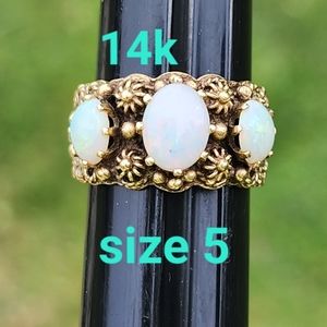 Antique 14k karat gold ring with opals size 5